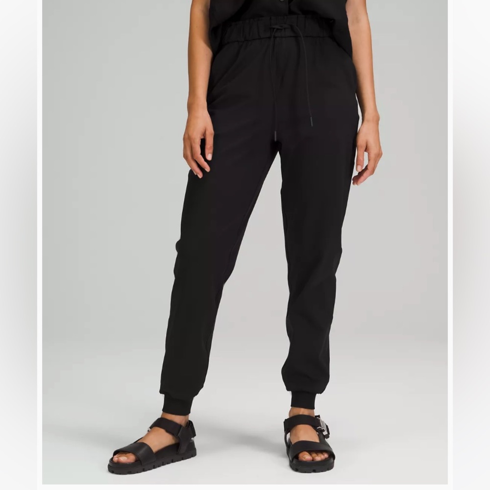 Lululemon Stretch High-Rise Jogger